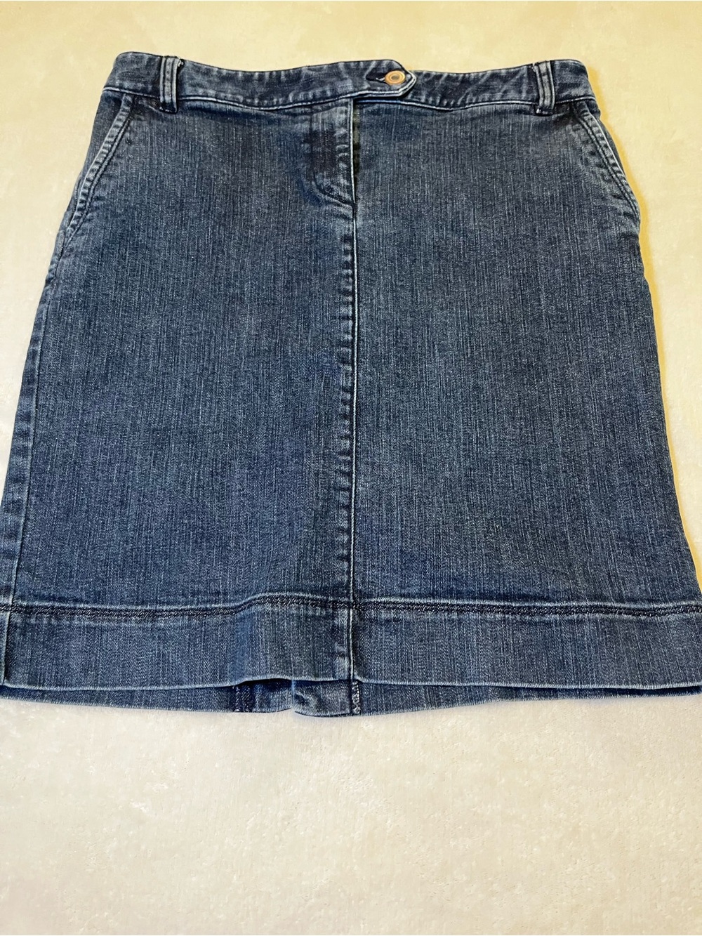 💙 Ann Taylor LOFT Denim A-Line Skirt | Size 4 | Classic Dark Wash - Picture 2 of 5